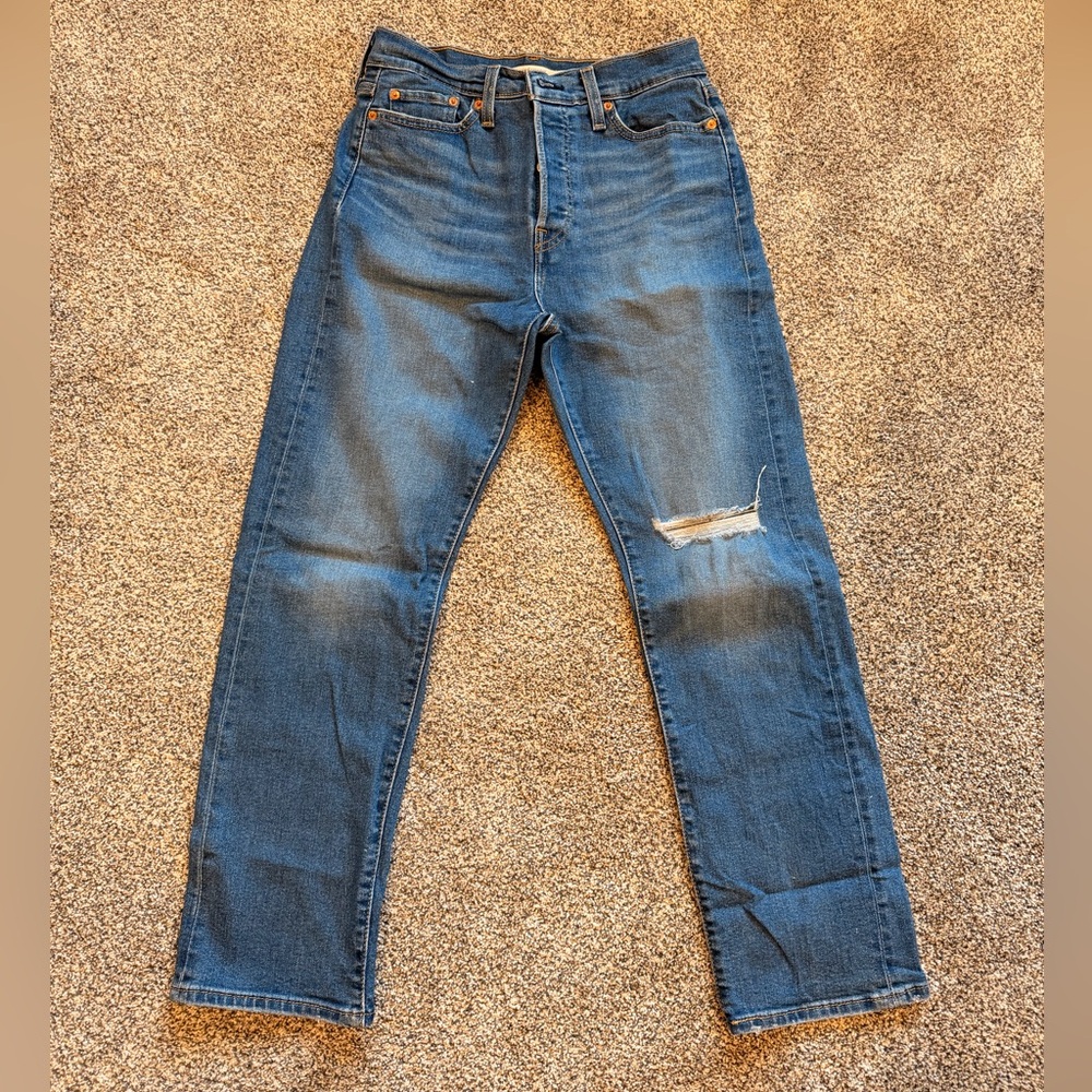 Levi’s Wedgie denim slightly distressed, size 29 women’s